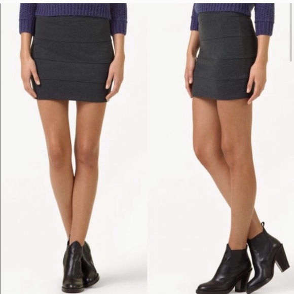 ARITZIA Talula • Mini Skirt - Picture 1 of 3
